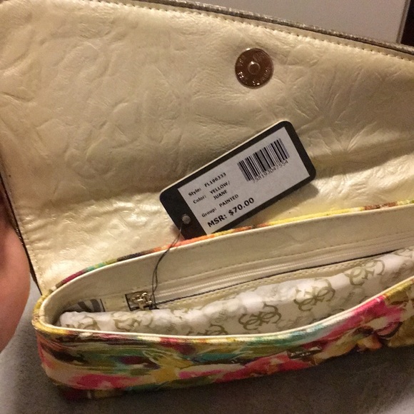 Guess Floral clutch - Picture 3 of 3